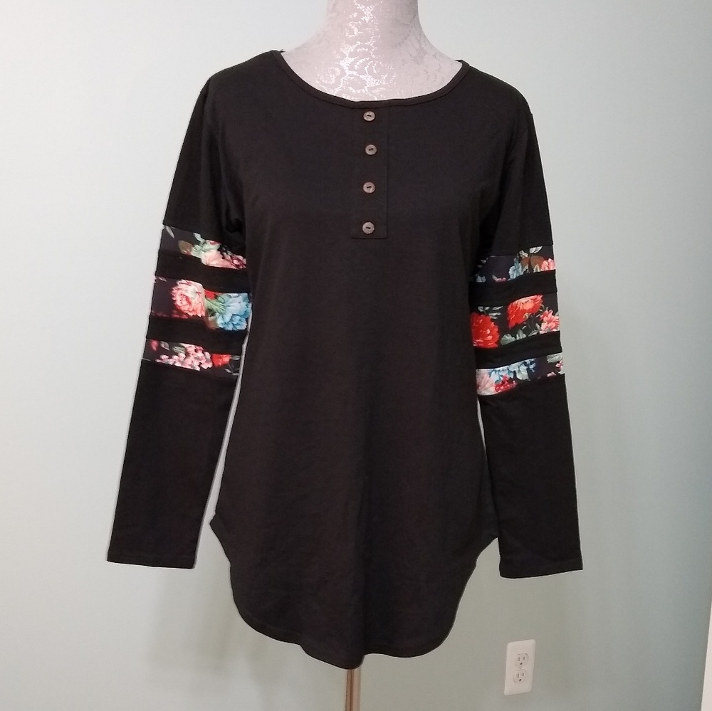 Halife Long Sleeve Top Black and Floral Large NEW